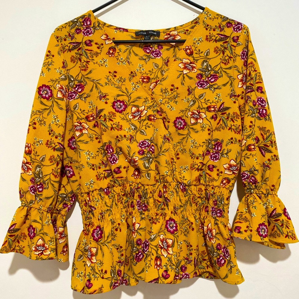 V-neck Long Sleeve Top